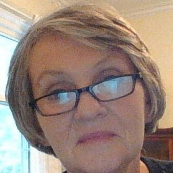 Meet your Posher, Vicky - Picture 1 of 1